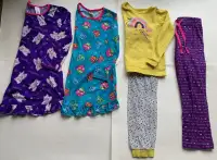 8 ans - Lot de 2 robes de nuit + 1 pyjama + 1 pantalon de pyjama