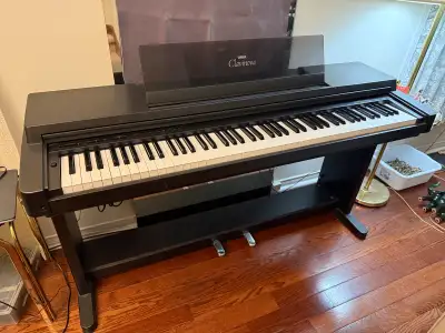 Yamaha Clavinova CLP-550 piano, View more