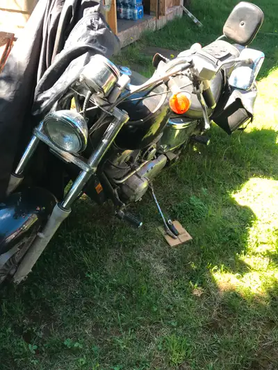1988 Honda Shadow , 1100 cc comes with two batteries, and an extra filter , 20000 km $1200.00 . Loca...