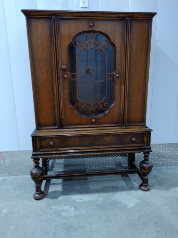 Beautiful China made in Kitchener! Hutches & Display