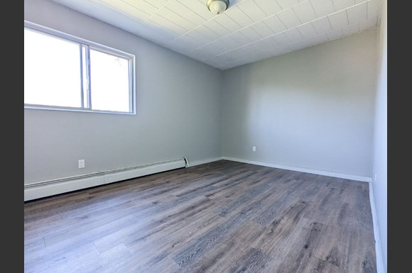 One (1) Bedroom - updated apartments - St.Catharines in Long Term Rentals in St. Catharines - Image 4