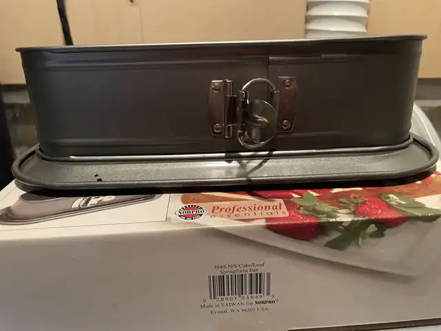 Non Stick Springform Pan501752634540697601
