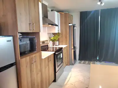 Grand 5 ½ lumineux situé dans un secteur tranquille et recherché de Brossard. Parfait pour une famil...