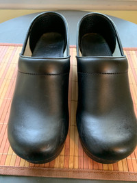 Dansko - women’s shoe size 39
