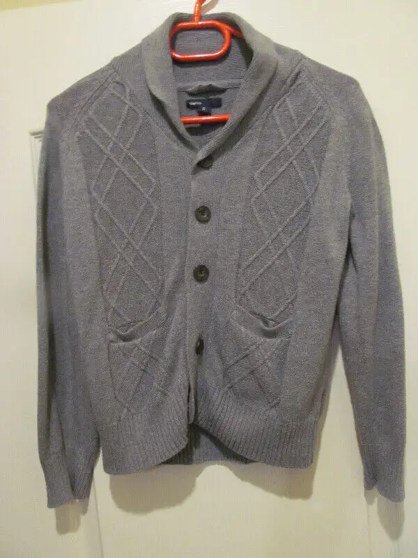 GAP sweater for boys, M (8), Gray button up, GAPkids in Kids & Youth in Markham / York Region - Image 2