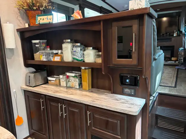 Rare front living room: 2019 Jayco North Point in Travel Trailers & Campers in Red Deer - Image 15