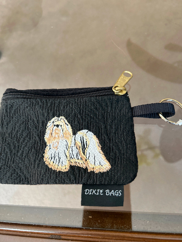 Designer Never used Dixie Bags Change Purse key chain in Women's - Bags & Wallets in Edmonton - Image 2