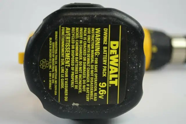 Dewalt Cordless Adjustable 3/8" Clutch Drill DW952 with Battery in Hand Tools in Ottawa - Image 10