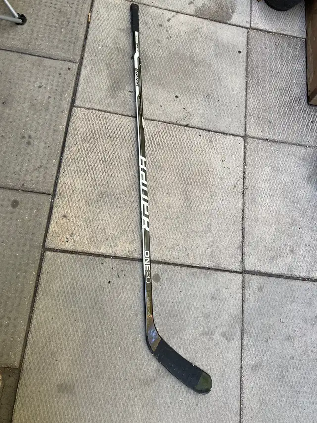 Bauer Hockey Stick One20 in Hockey in Winnipeg - Image 2