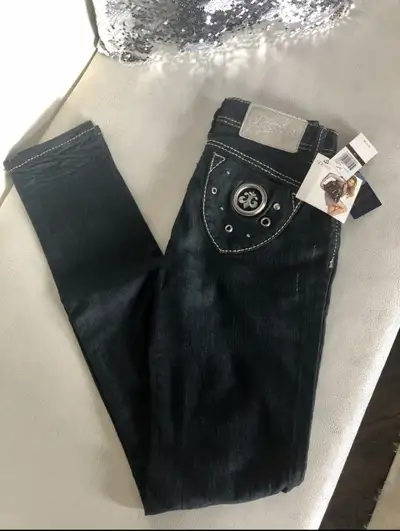 Dereon / Sz 1/2 / BNWT / Ret $110, View more