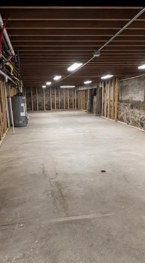 Available for rent is a spacious 1500 square foot storage area, heated for climate control, making i...