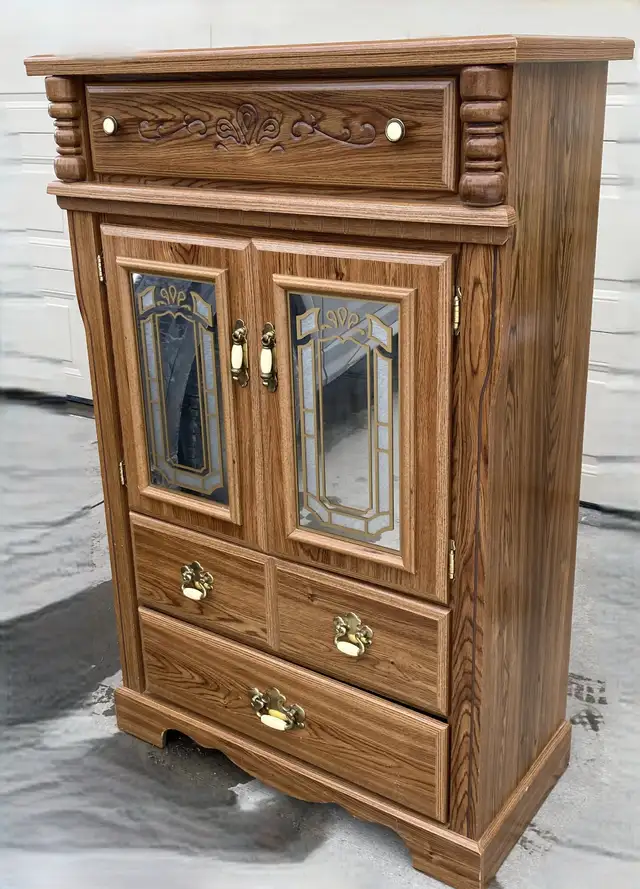 vintage wooden cabinet in Hutches & Display Cabinets in Calgary - Image 3