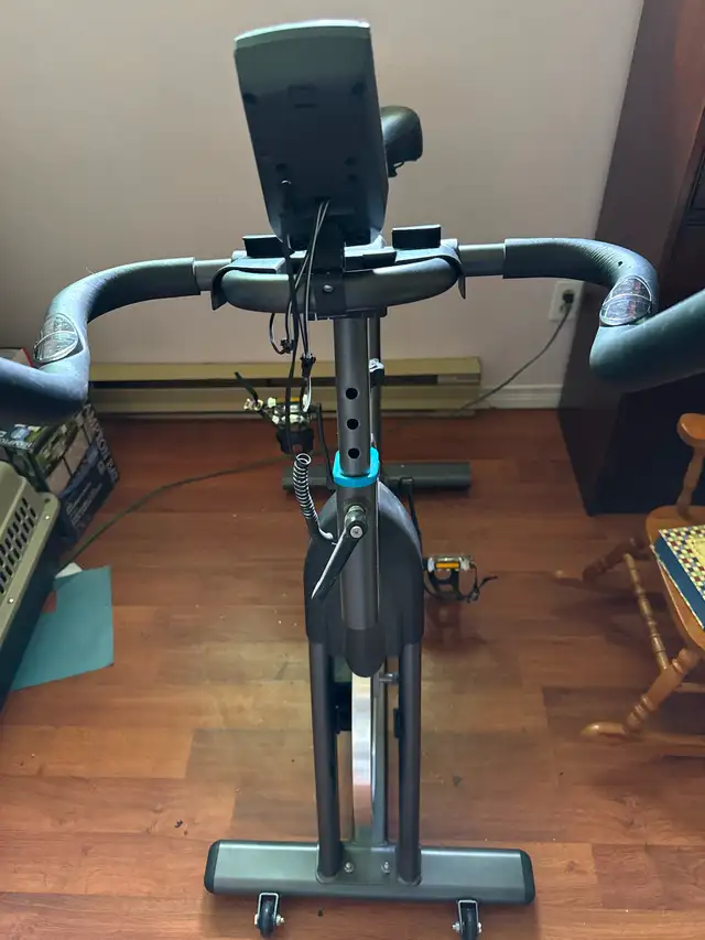 Exercise bike468681754044672000