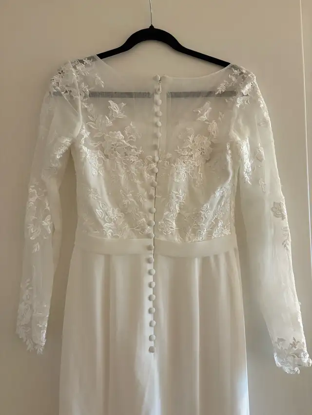 Wedding Dress in Wedding in Saskatoon - Image 2