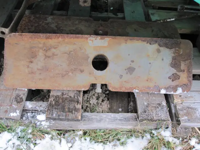 Tractor Weights in Lawnmowers & Leaf Blowers in North Bay - Image 3