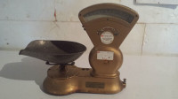 ANTIQUE/VINTAGE WEIGHING SCALE & EQUAL ARM BALANCE