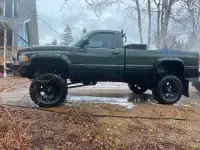 1994 dodge ram 2500 Cummins 5.9 6bt  5 speed nv4500 lifted