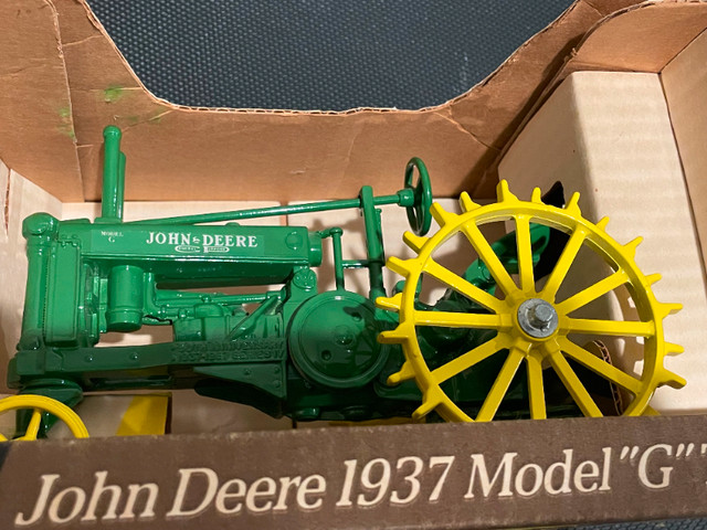 John Deere 1937 Model G Tractor in Toys & Games in Saskatoon