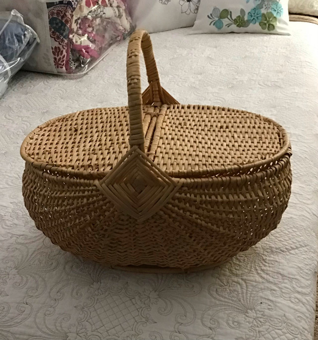 Wicker Basket. Like New REDUCED in Other in Trenton - Image 2