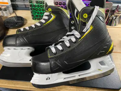 Vic HX 03 hockey skates Adult size 8 New condition, View more