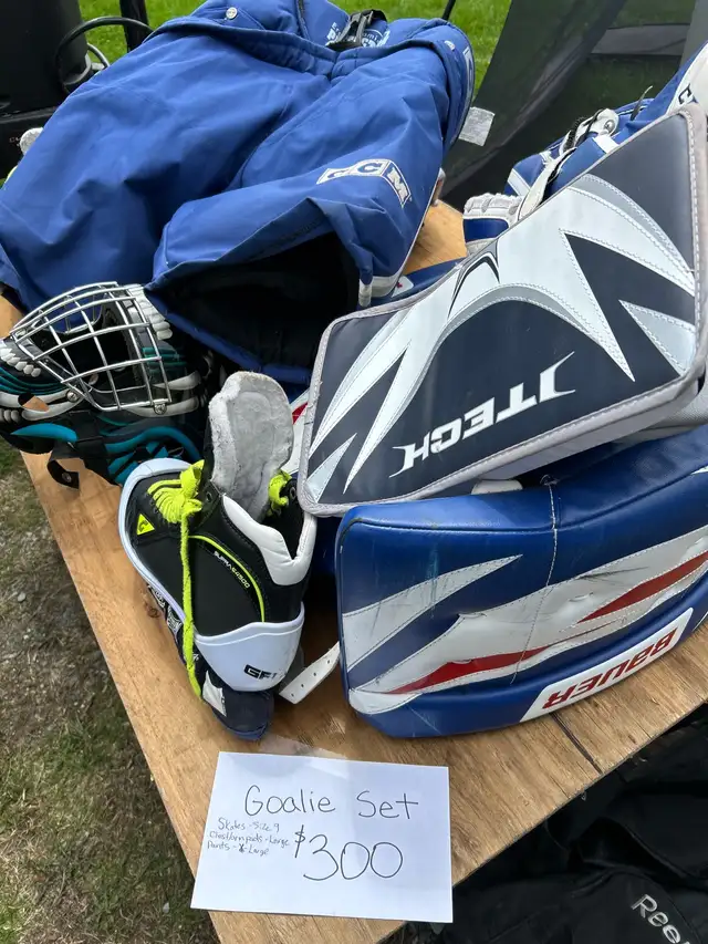 Goalie Equipment in Hockey in Sudbury - Image 3