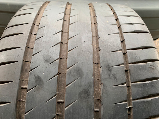 1 x single 325/25/21 Michelin Pilot Sport 4S with 90% tread in Tires & Rims in Delta/Surrey/Langley - Image 3