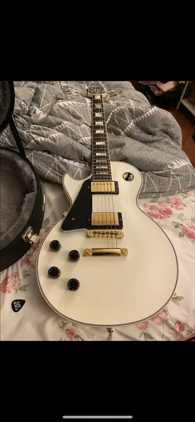 Lefthanded Gibson les Paul custom white , View more
