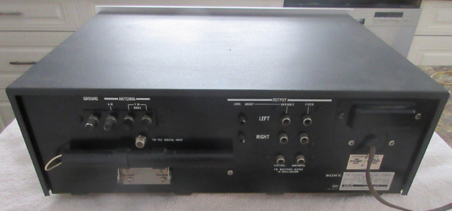 SONY ST 5150 Solid State FM Stereo/FM - AM Tuner. in Stereo Systems & Home Theatre in Kelowna - Image 2