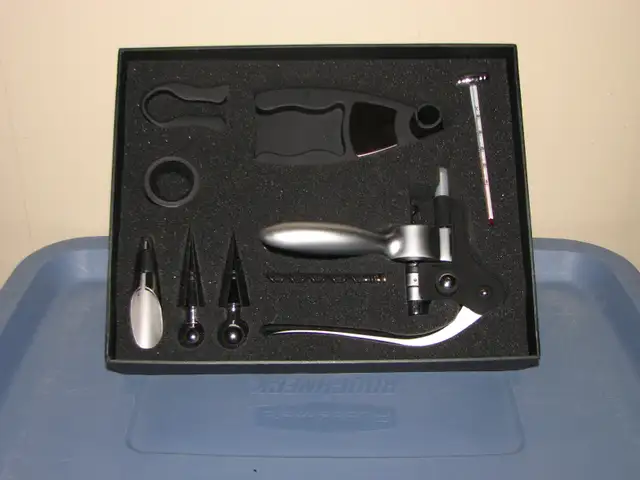 2 New Wine Service Sets403495904996894722
