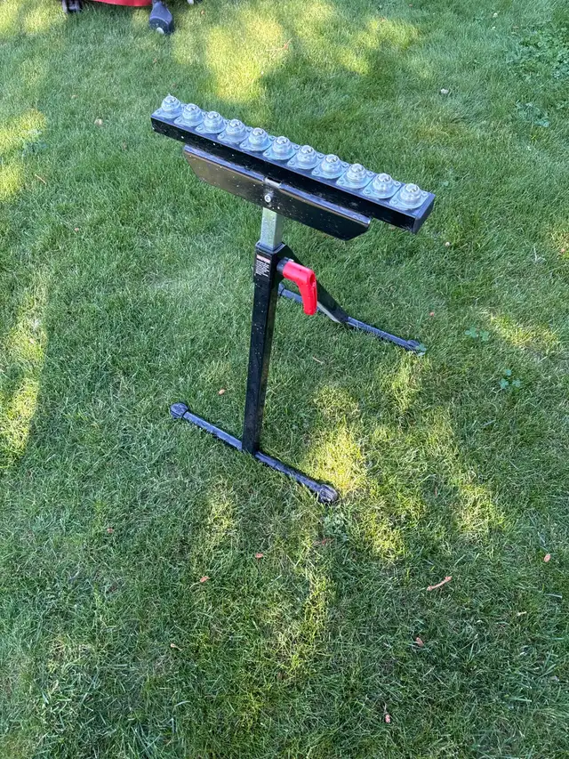 Craftsman Roller Stand - Table Saw - Adjustable in Power Tools in Calgary - Image 4