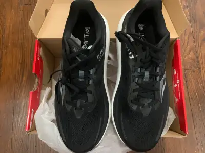 NEW Saucony Hurricane 24 – Men’s Size 11 WIDE (2E) – $150 OBO, View more