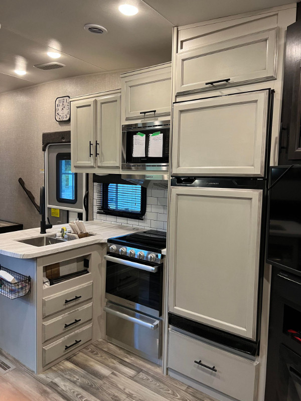2022 Jayco Eagle HT 29.5 BHDS 5th Wheel in RVs & Motorhomes in Bedford - Image 3