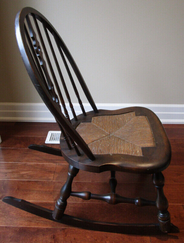 1880'S SMALL "RUSH" SEAT ROCKER in Chairs & Recliners in Hamilton - Image 4