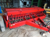 International 5100 Seed drill