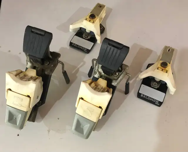 Solomon 347 Downhill Ski Bindings in Ski in Kingston - Image 2