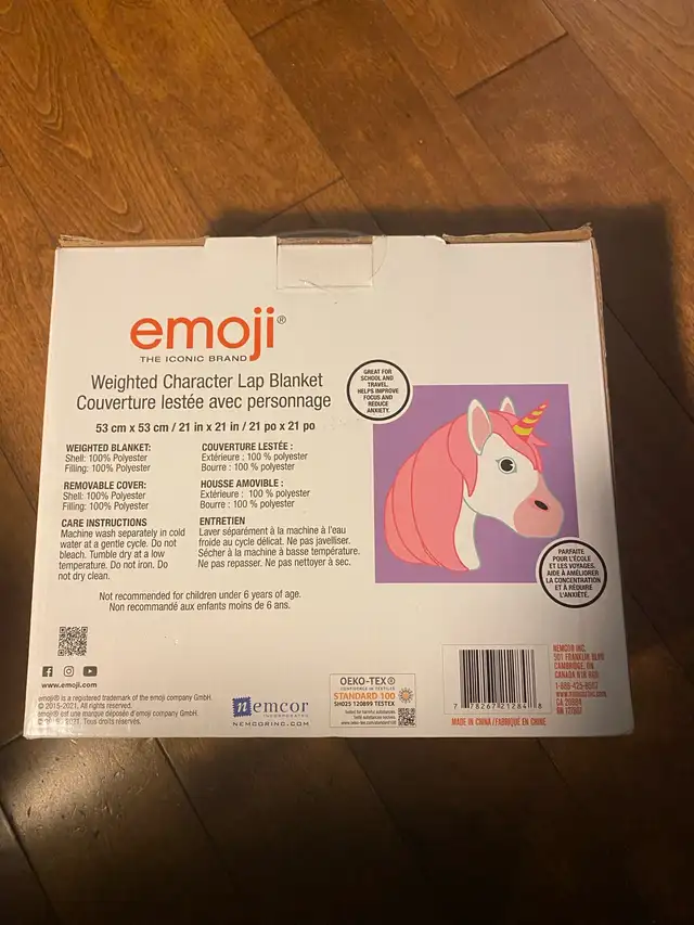 emoji Weighted Lap Blanket in Other in Guelph - Image 4