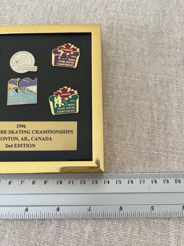 PIN SET 1996 WORLD FIGURE SKATING CHAMPIONSHIPS COLLECTIBLE in Arts & Collectibles in Edmonton - Image 3
