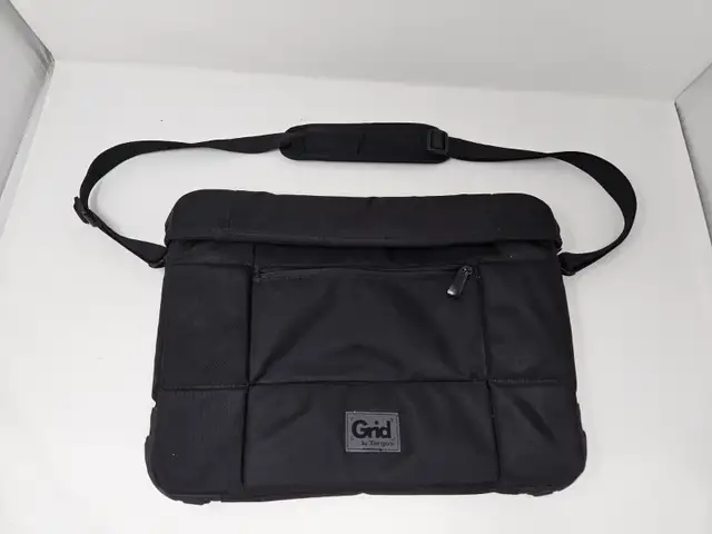Targus 15.6" Grid High-Impact Slipcase