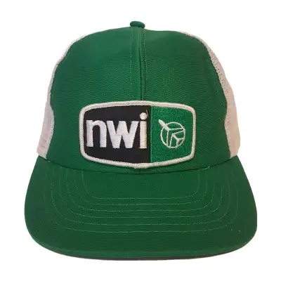 100% Polyester / Mesh back - summer style hat One size - Snap back adjustable band Green/white; gree...