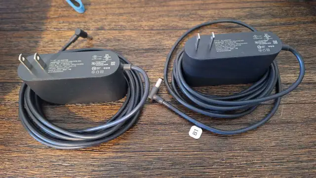 HTC Vive VR Headset, Base Stations, Controllers, Cables in Other in Markham / York Region - Image 8