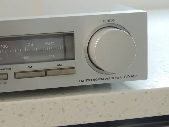 Sony ST-A35 AM/FM Stereo Analog Tuner, + AM loop antenna in Stereo Systems & Home Theatre in Mississauga / Peel Region - Image 4