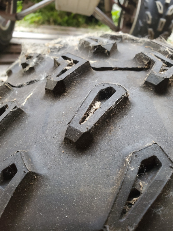 Dunlop KT 345 AT20X10R9 Tire in Tires & Rims in Quesnel - Image 2