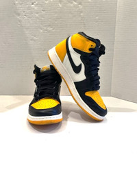 Nike Air Jordan TAXI - LIKE NEW - YOUTH 5 - $ 100 FIRM PRICE