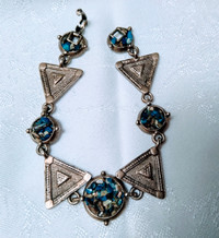 Vintage bracelet with blue stones