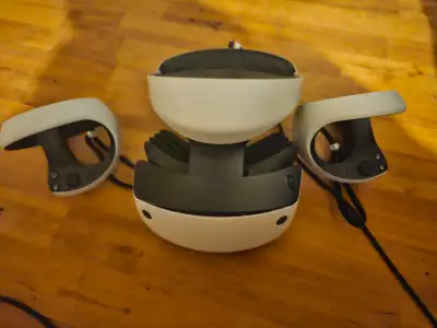 PSVR2 VIRTUAL REALITY HEADSET AND CONTROLLERS  $300 FIRM, View more