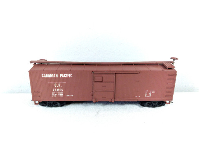 HO Kadee Train Miniature CPR 40' Box Car #223956 in Hobbies & Crafts in Moncton