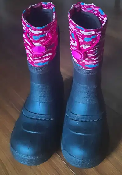 2 sets Girls Size 3 Winter Boots. $15 each, View more