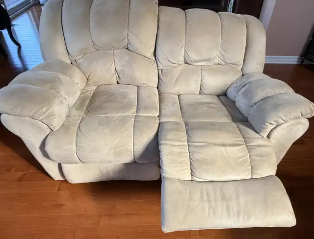 3-piece Reclining Couch Set in Couches & Futons in Kingston - Image 8