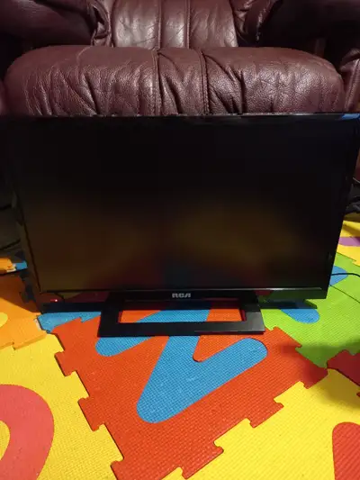 21.5 in RCA L.C.D T.V (With Remote), View more