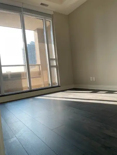 One Bedroom plus Den Available for Lease in Hamilton